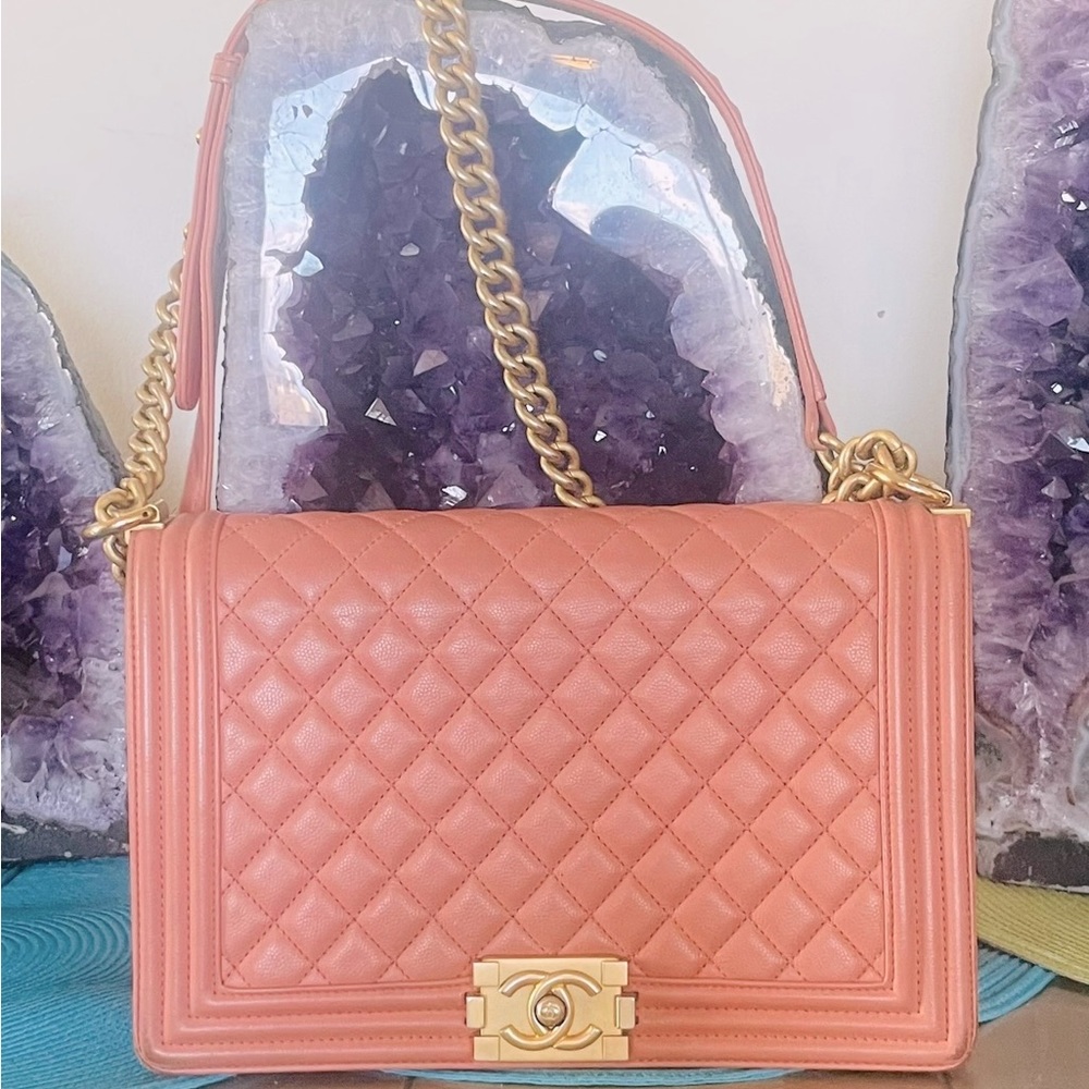 CHANEL MEDIUM BOY BAG ROSE PINK GOLD CHAIN AND CHANEL LOGO. GORGEOUS!!